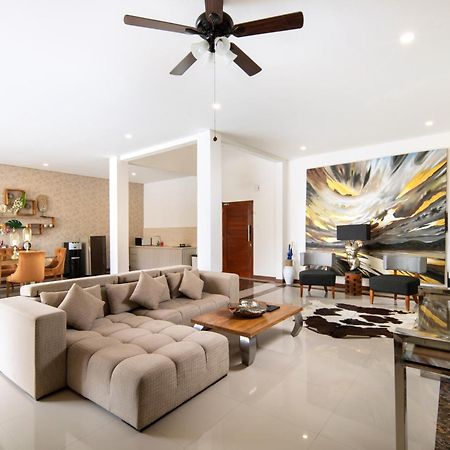Villa The Luxury Collection, Monaco Blu Seminyak Esterno foto