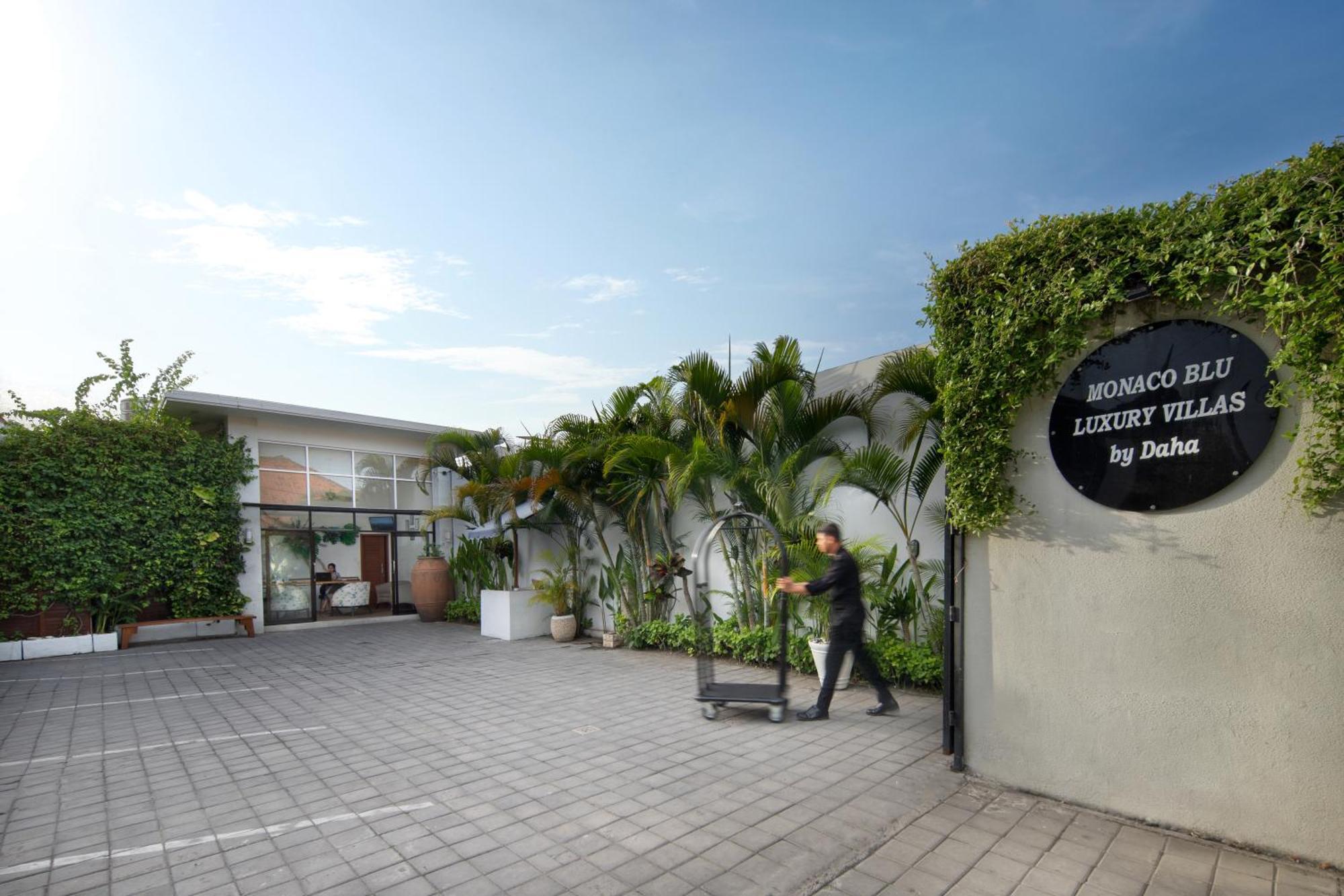 Villa The Luxury Collection, Monaco Blu Seminyak Esterno foto