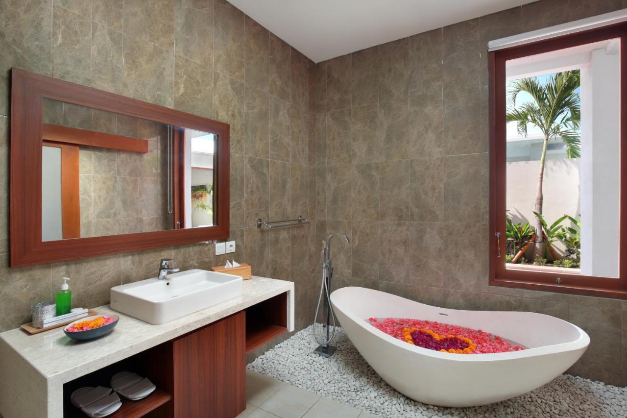Villa The Luxury Collection, Monaco Blu Seminyak Esterno foto